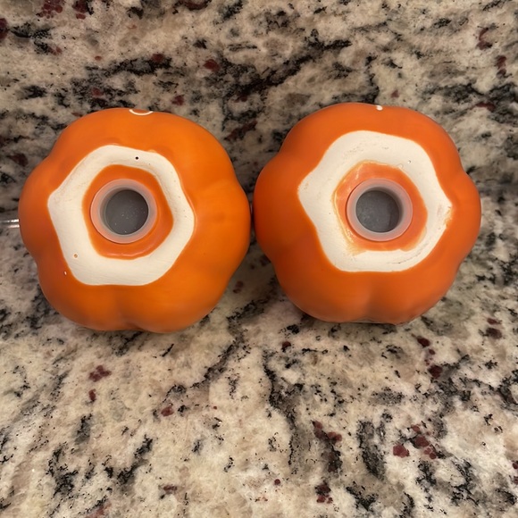 Rae Dunn Pumpkin Salt & Pepper Shakers - Picture 4 of 4